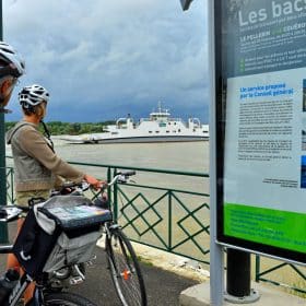 Fluss-Shuttles und Fähren zur Überquerung der Loire